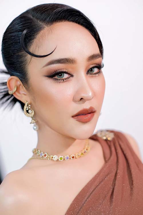 กิ๊ก รุ่งนภา  