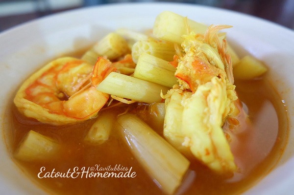 แกงส้มไหลบัวกุ้ง