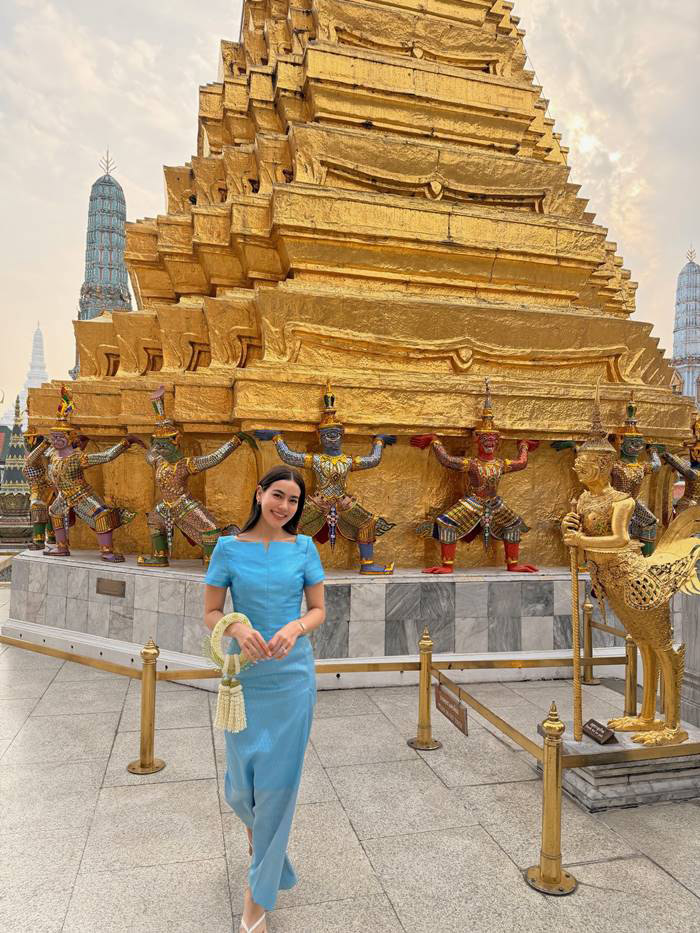  คิมเบอร์ลี่ สวยสง่าในชุดไทยเรียบหรูดูแพง