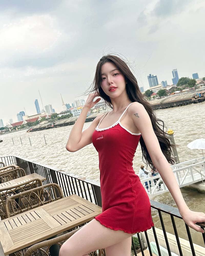 นีนี่ ชญาพัชร์