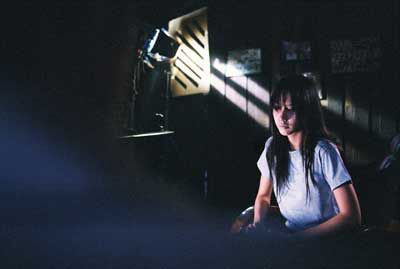 นางเอกผี หนังไทย หนัง ผีเลี้ยงลูกคน อั้ม พัชราภา รับบท แสงดาว