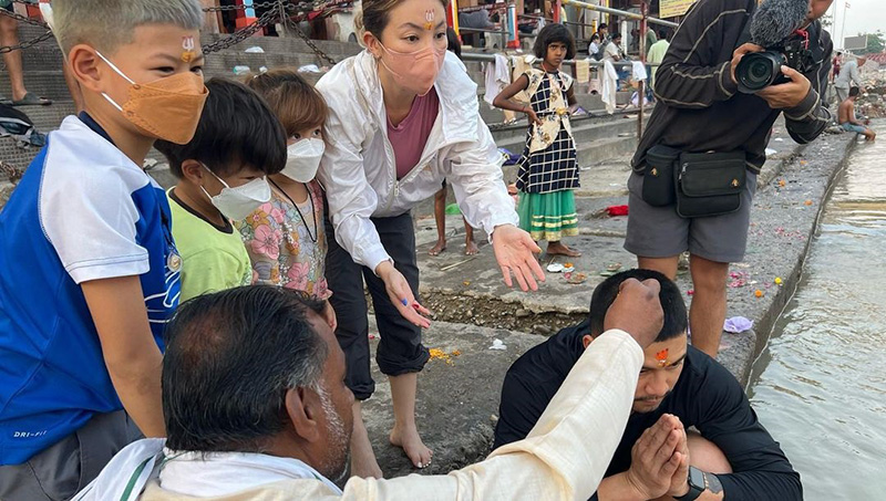 ฮารุ สุประกอบ ยกครอบครัวไปออกทริปเที่ยว 