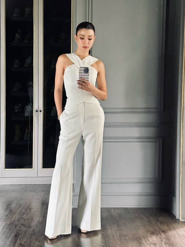 เอมมี่ มรกต อวดหุ่นแซ่บระดับสิบในชุดบิกินี่