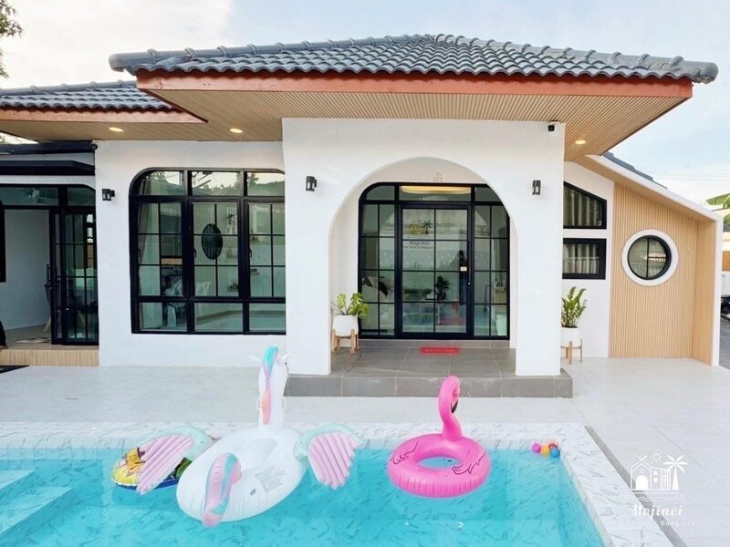ที่พักบางแสน 2025 Mojinei Pool Villa - โมจิเน่ พูลวิลล่า บางแสน