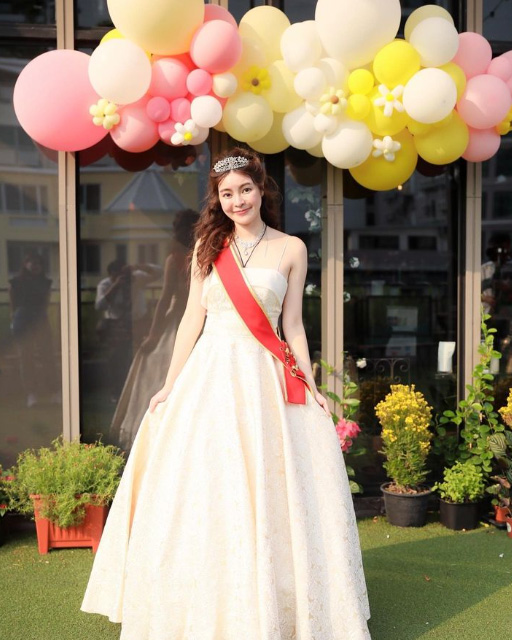 เอวา ปวรวรรณ หรือ เอวา ตลกหกฉาก สาวสวย รวย เก่ง ทายาทธุรกิจหมื่นล้าน