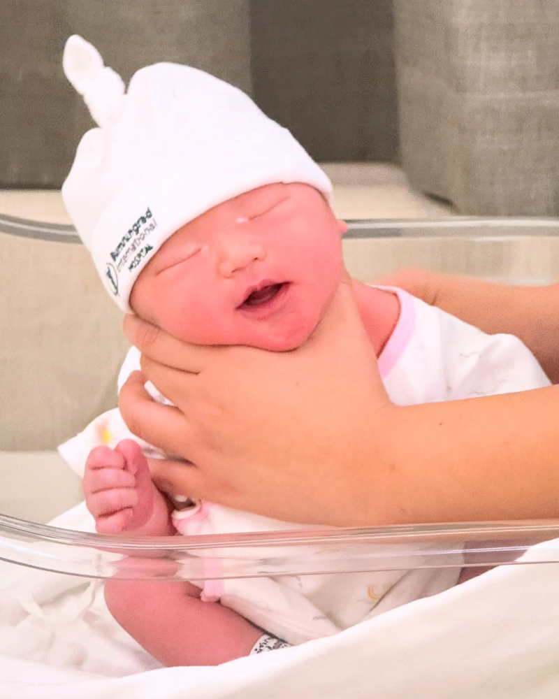 เมอา Mayy R ยูทูบเบอร์ดัง คลอดแล้ว