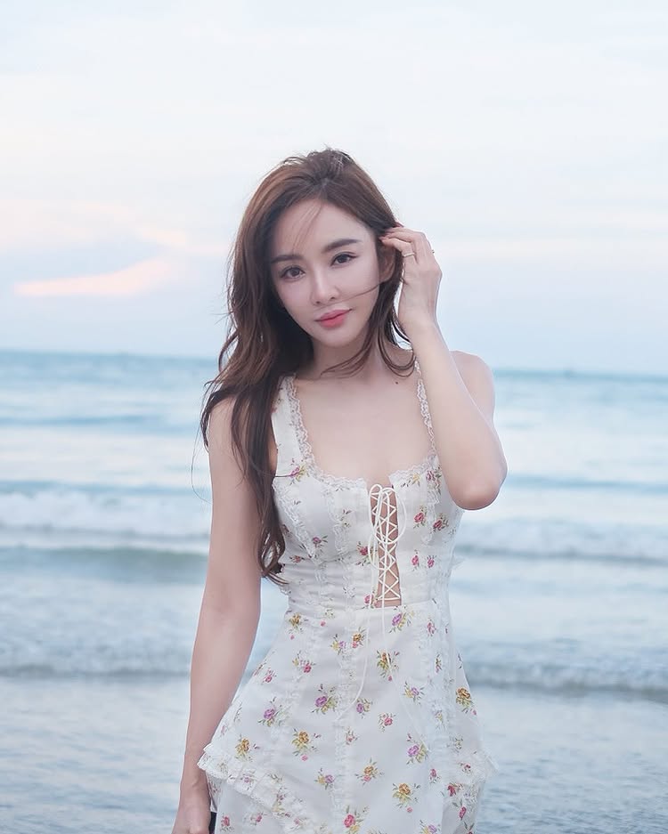 เป้ย ปานวาด ส่งท้ายทริปสงกรานต์แบบซุปตาร์ ใส่ทูพีซโชว์อึ๋ม