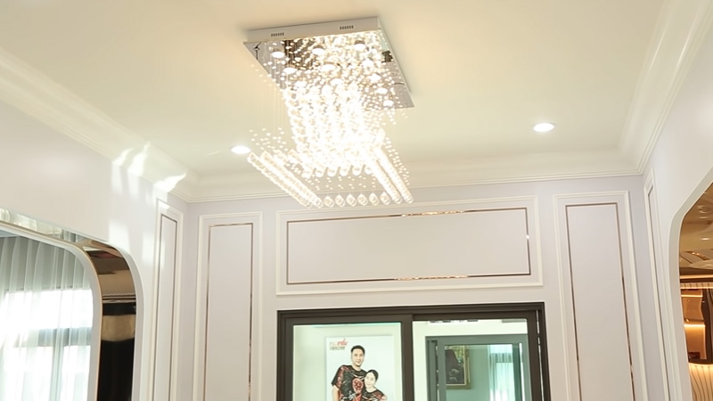 บ้านใหม่ บอล เชิญยิ้ม