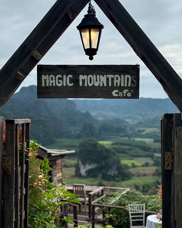 Magic Mountain Cafe คาเฟ่วิวภูเขา