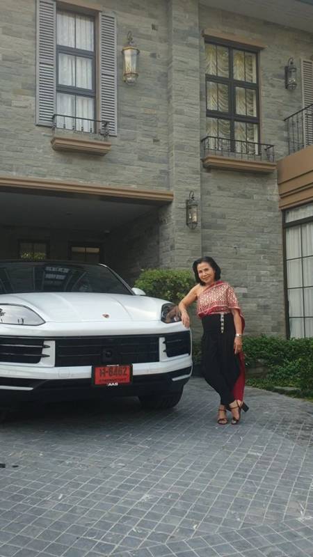 ยายหนิง แม่ชมพู่ อารยา