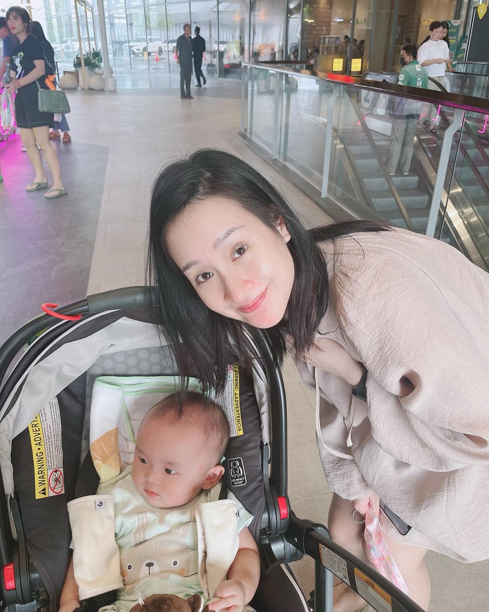 พลอย ลิตเติ้ลวอยซ์ นักร้องสาวเสียงเล็ก ๆ ล่าสุด เป็นคุณแม่แล้ว