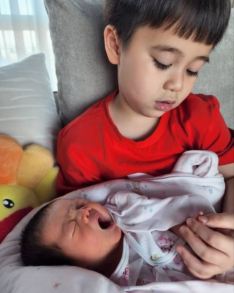  น้องแอบิเกล, ชมพู่ อารยา, ลูกสาว ชมพู่