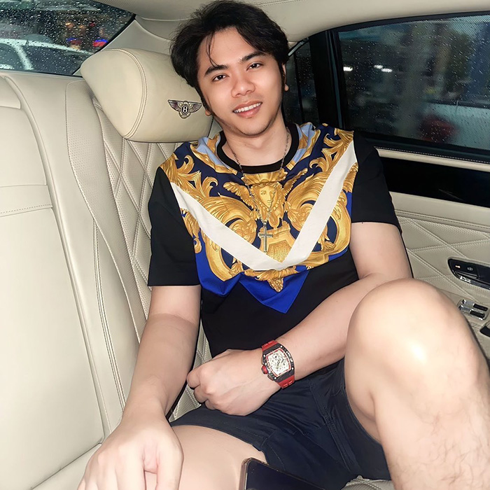 แอ็คมี่ วรวัฒน์