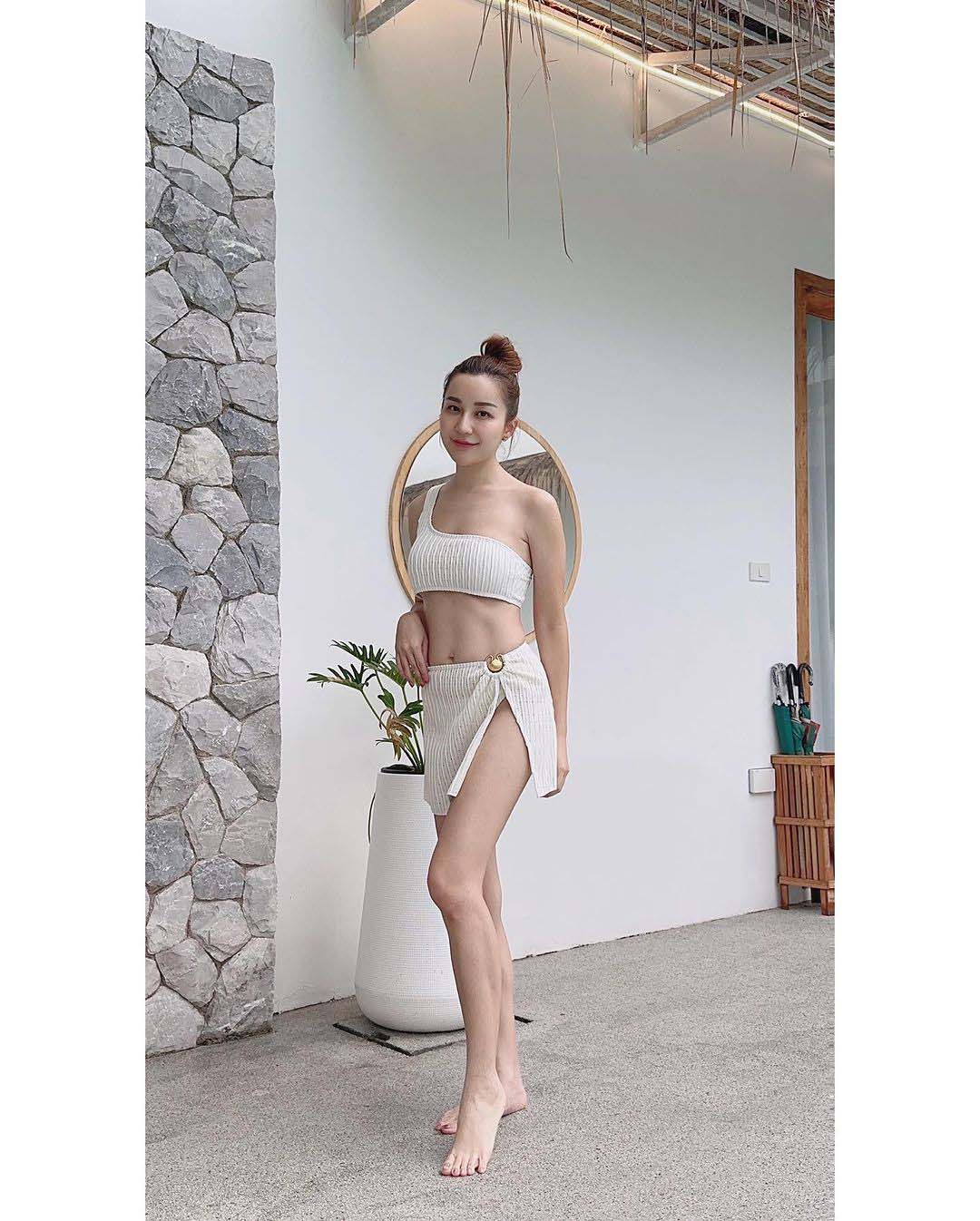 เอ็ม บุษราคัม ชุดว่ายน้ำ