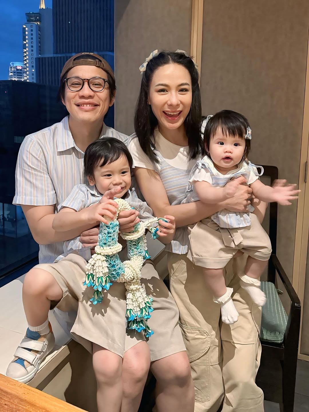 รถเมล์ คะนึงนิจ และลูก ๆ