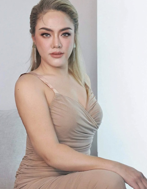 บีม จารุวรรณ ประวัตินักร้องสาวเสียงเท่มีเสน่ห์ ที่หลายคนหลงใหล