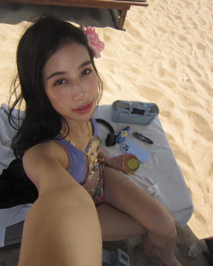 มิ้นต์ ชาลิดา ชุดว่ายน้ำ