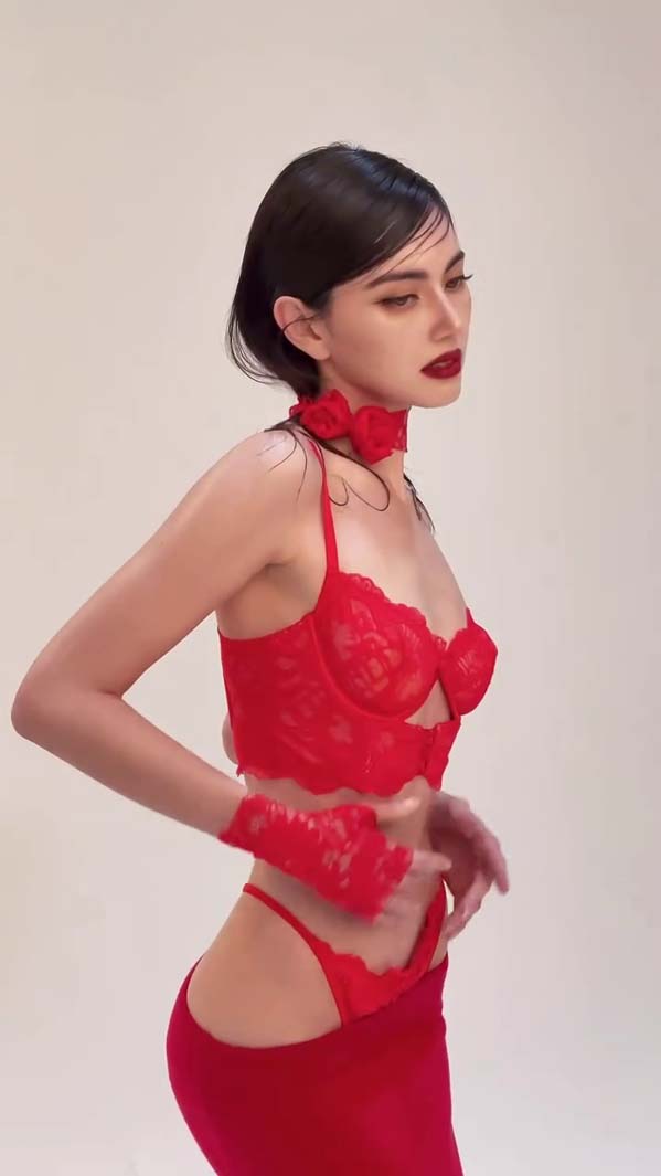 ใหม่ ดาวิกา