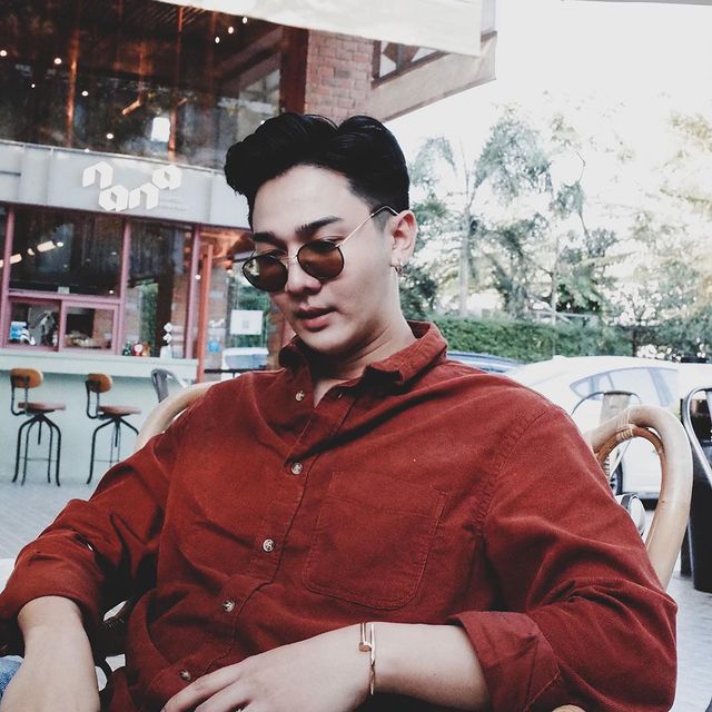 เจมส์ ชวิศ