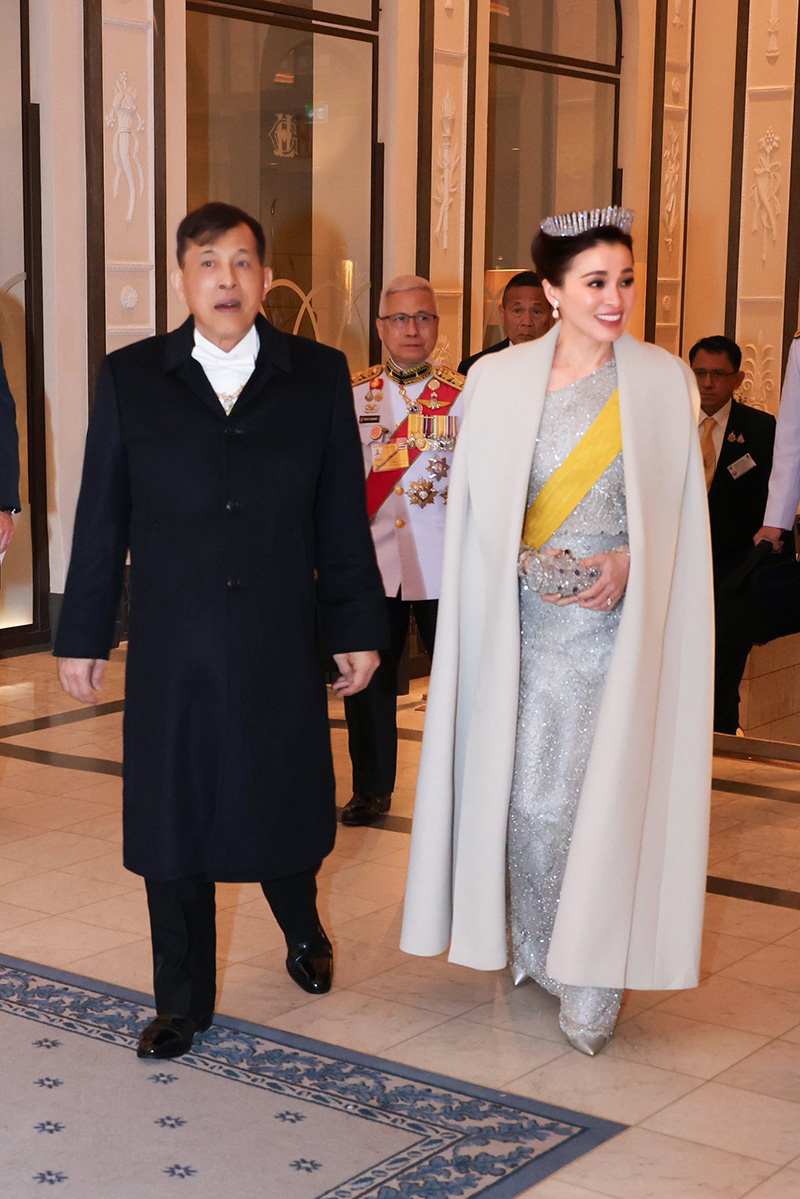 ในหลวง - พระราชินี