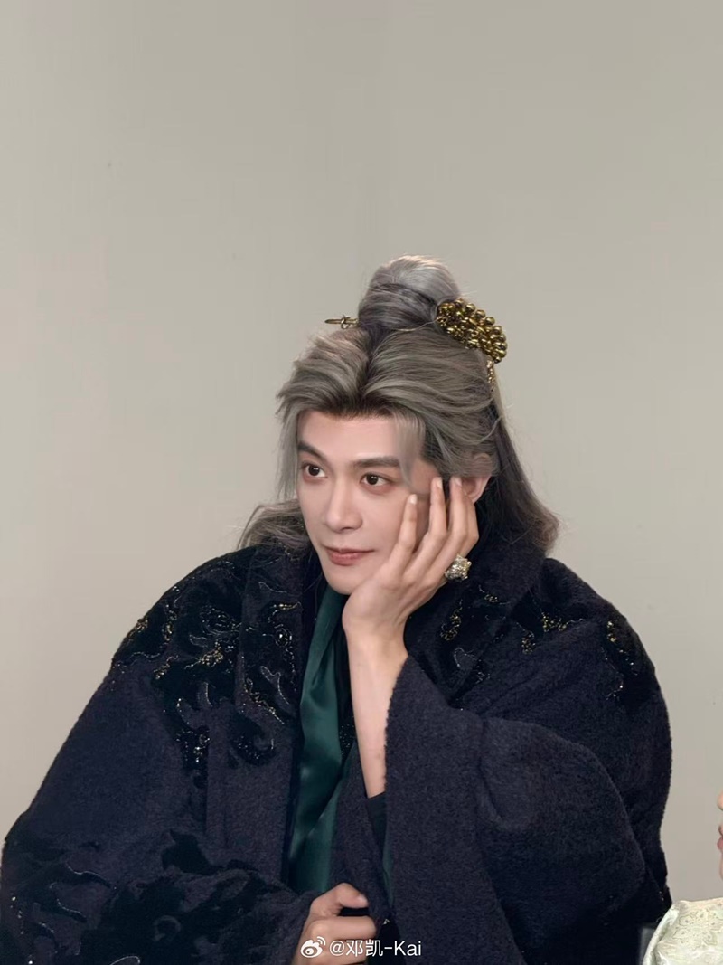 เติ้งข่าย ประวัติ