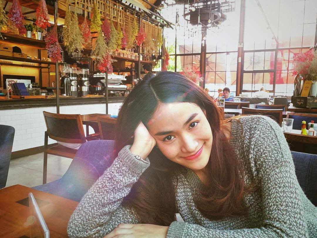 น้ำตาล เดอะสตาร์