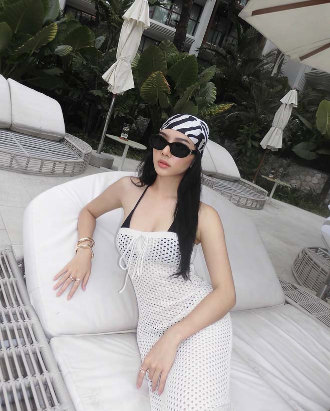 ดินสอสี พนิดา อวดลุคเซ็กซี่ กับชุดตาข่ายแอบเห็นบิกินี่ด้านใน