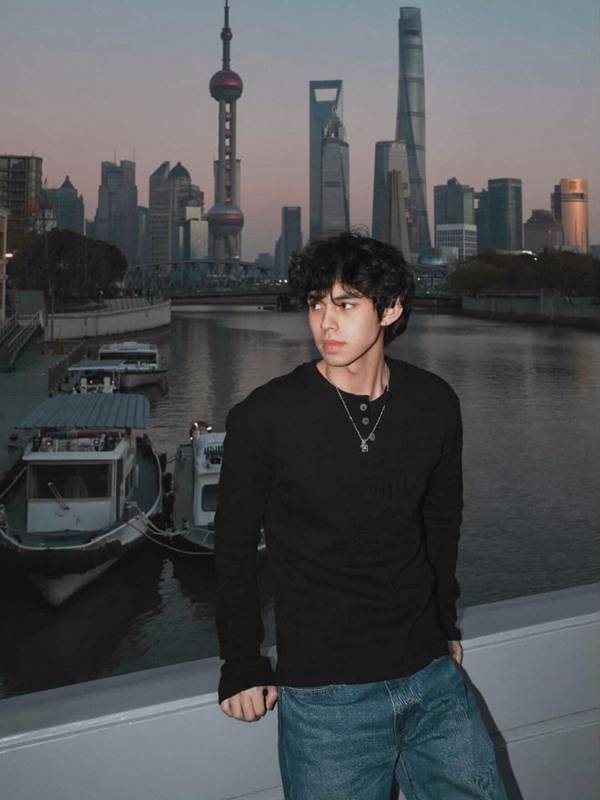 ขุนพล กฤต ลูกชาย ไก่ สุปราณี