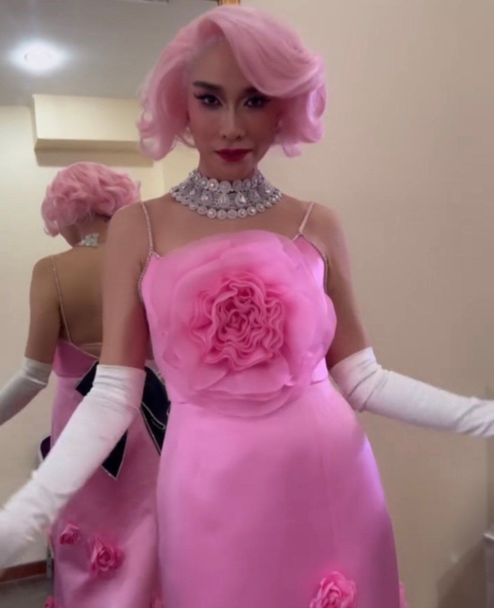 พลอย เฌอมาลย์ 