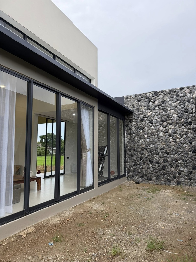 บ้านกลางทุ่งนา