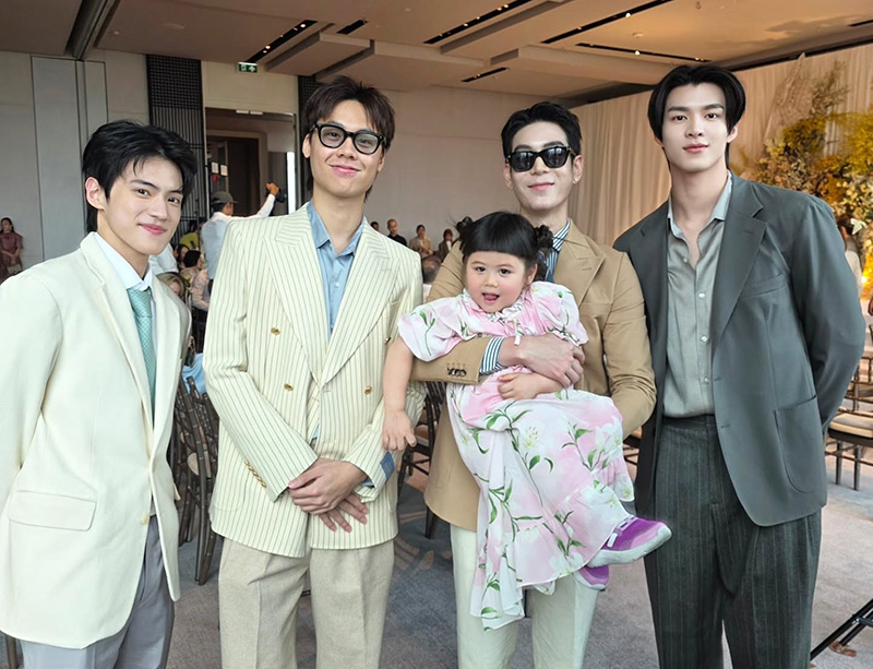 ชมพู่ เอมมี่ ไอซ์ แก๊งตัวแม่รวมตัว 