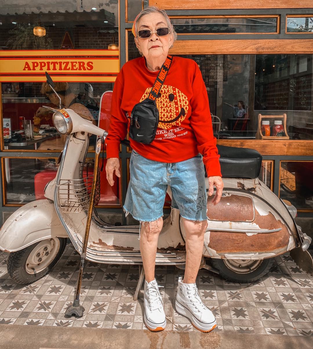 คุณยายหงส์ทอง