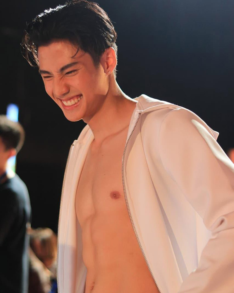 แบงค์ ธิติ