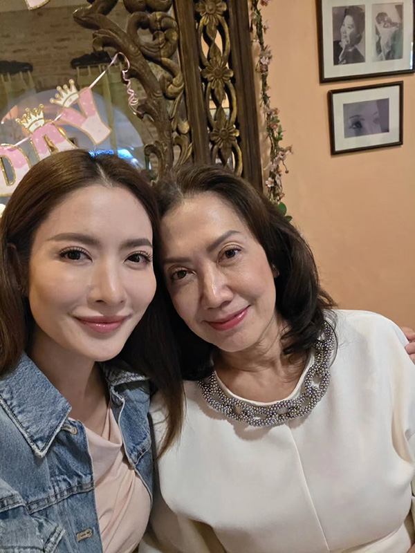 แอฟ ทักษอร จัดงานวันเกิดให้คุณแม่