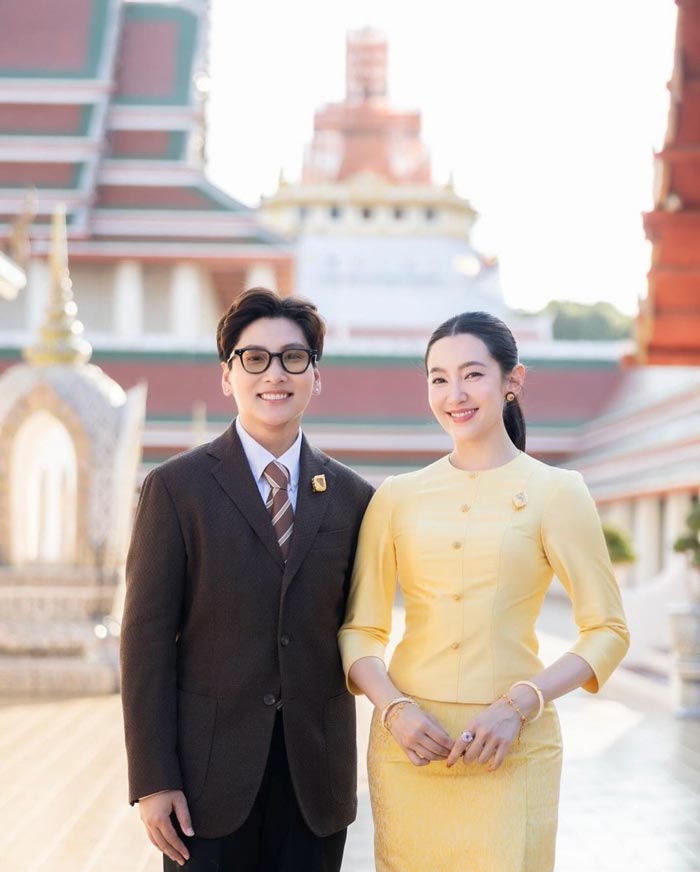 พลอย ผู้จัดการ เบลล่า ราณี