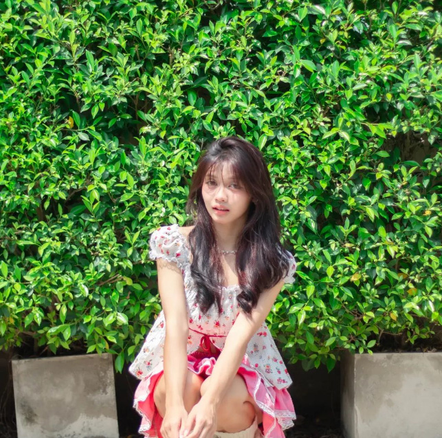 น้องยี่หวา แม่ค้าไก่ทอด