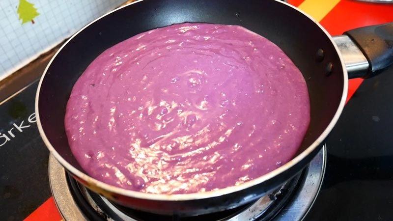 ขนมโคกะทิสดไส้มันม่วง