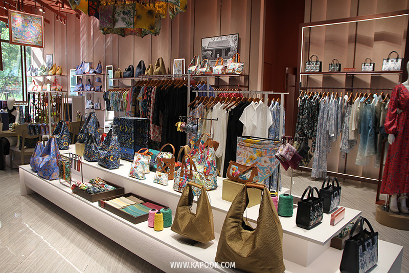 JIM THOMPSON สาขาข One Bangkok ตั้งอยู่ที่ชั้น G และชั้น 1