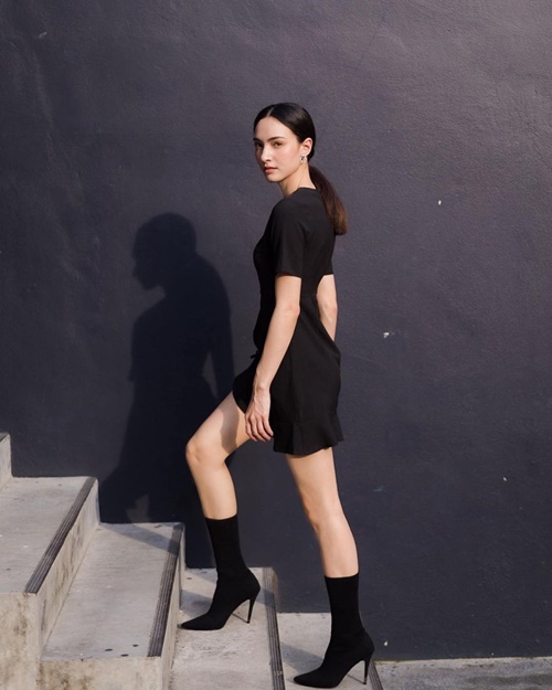 แอนน่า กลึคส์