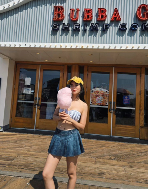 ก้อย อรัชพร กับ 15 ภาพชุดว่ายน้ำเซ็กซี่เบา ๆ สไตล์หมวยแซ่บ