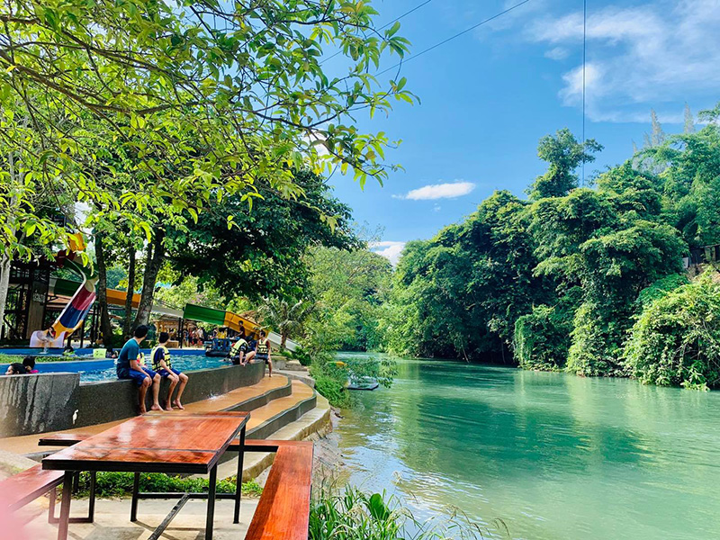 ที่พักแก่งกระจาน มีเครื่องเล่น เรือนวารี รีสอร์ท แก่งกระจาน
