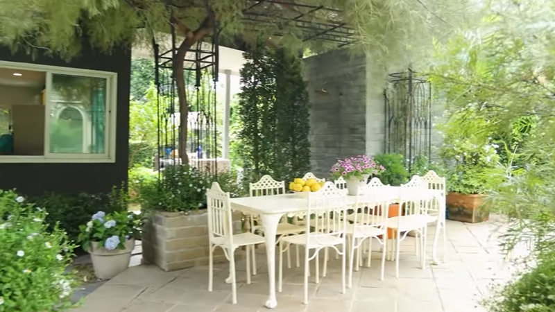 บ้าน ชมพู่ อารยา