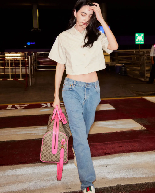 ใหม่ ดาวิกา แฟชั่นสนามบิน