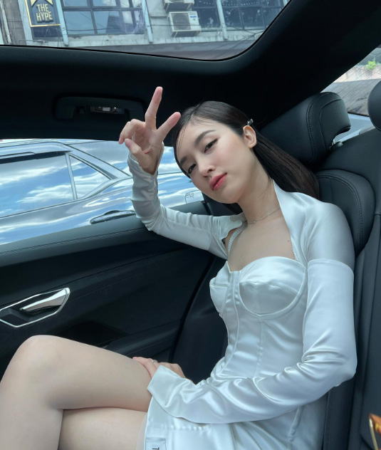 ปอย ตรีชฎา ประวัติ