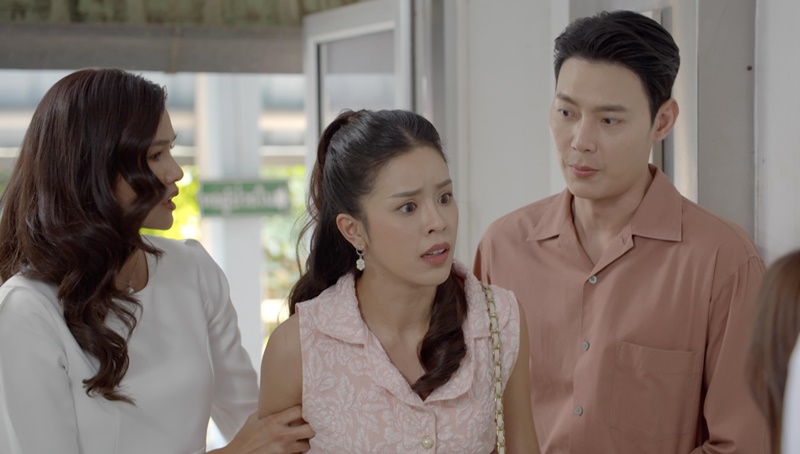 อกธรณี นักแสดง