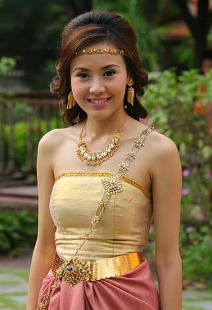 แยม ธมลพรรณ์