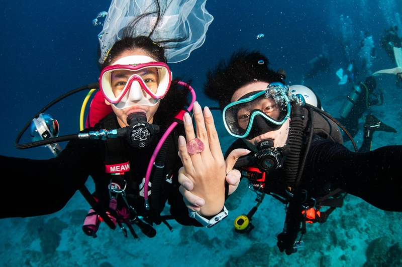 มะเหมี่ยว พรชดา ถ่ายพรีเวดดิ้งใต้น้ำ