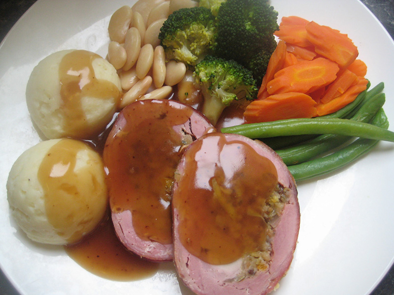 หมูสันในยัดไส้แอปริคอต แอปเปิล และขิง อาหารฝรั่ง เมนูหมูยัดไส้ สูตรอาหาร