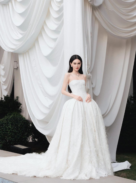 ใหม่ ดาวิกา