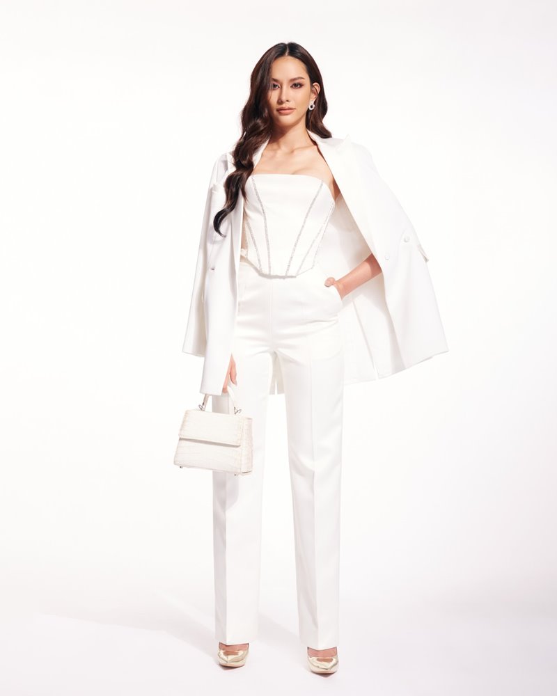 แอนนา เสืองามเอี่ยม